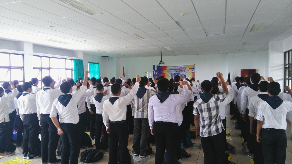 [LIVE REPORT] Sedang melaksanakan Masa Bimbingan hari ke - 3 HMM FPTK UPI.