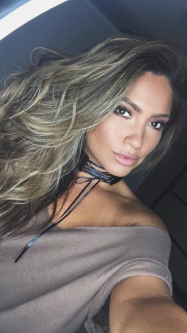 Hello 😘🍷 SnapChat: Jess.Burciaga https://t.co/ScvIcAStzd