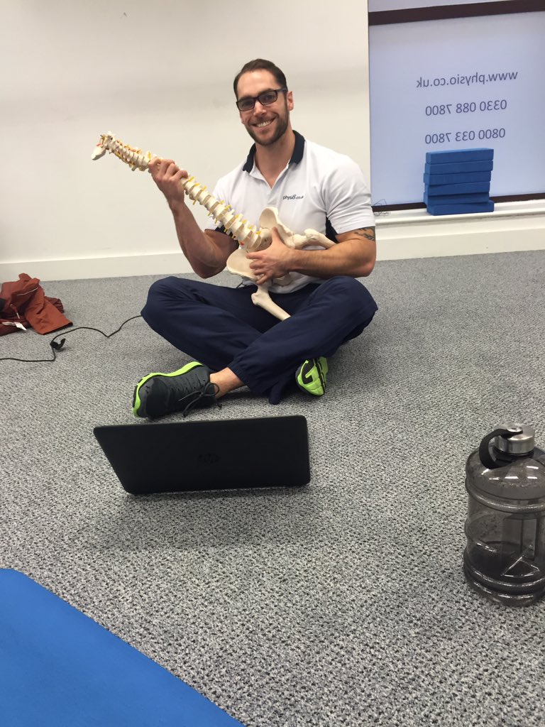 Richmskpt's tweet photo. It's a spine Craig...not a guitar #msktraining https://t.co/fiwEAo5yRN