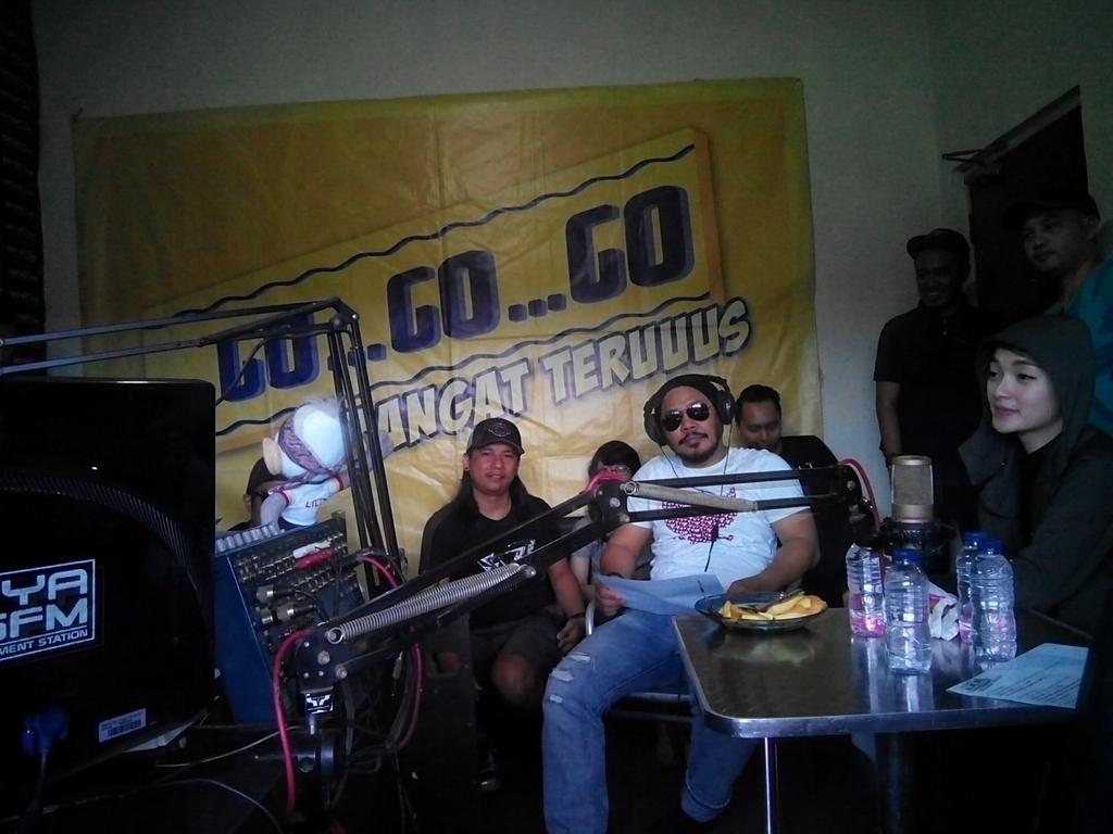ChachinkRay's tweet photo. @JamrudBand @Zaskia_Gotix thanks udh mmpir di @adityafmsubang semangat terus... https://t.co/234KVAZudw
