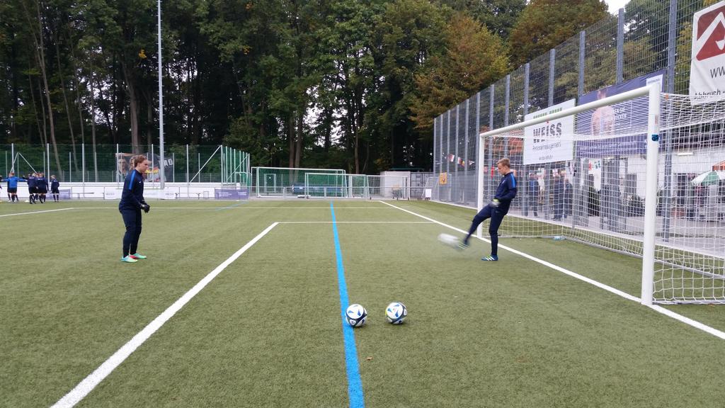 ts_saari's tweet photo. @FCInterB1 kauden viimeinen alkulämpö käynnissä. #Spvgg.Oberrad05 vs #FCInterB1 https://t.co/2IPeVp9UKA