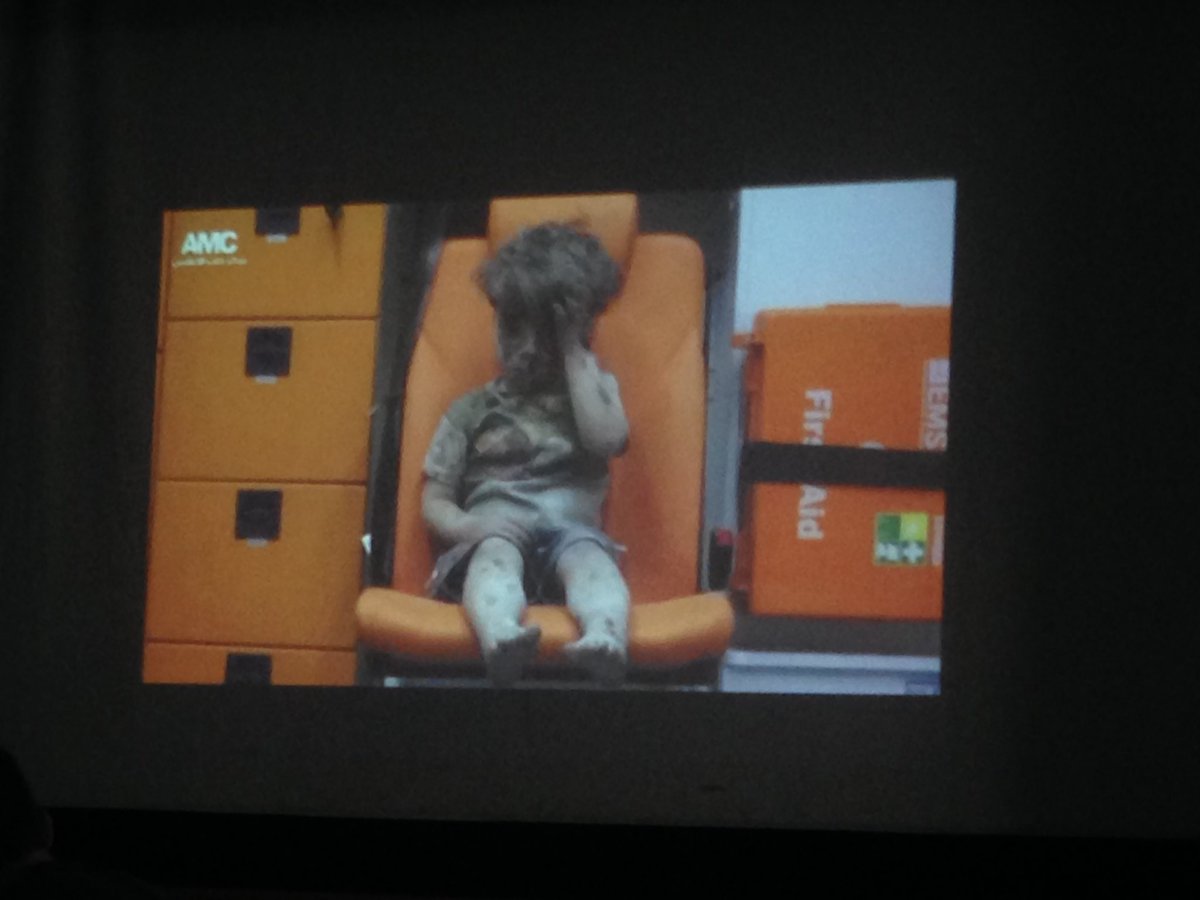 FLM_Junior's tweet photo. Scatti del video sull'immigrazione #flmpa2016#flm_junior2016 @fabiogeda @CasaLettori @IostudioNews @FLM_Palermo https://t.co/7dDcWHHG8T