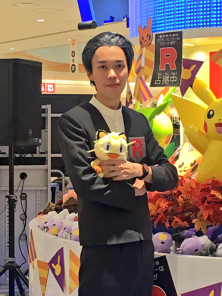 プラズマ団に占領されたポケモンセンターでゲーチスが ポケモンを解放しなさい と叫びながら倒れる事故が起きる Togetter
