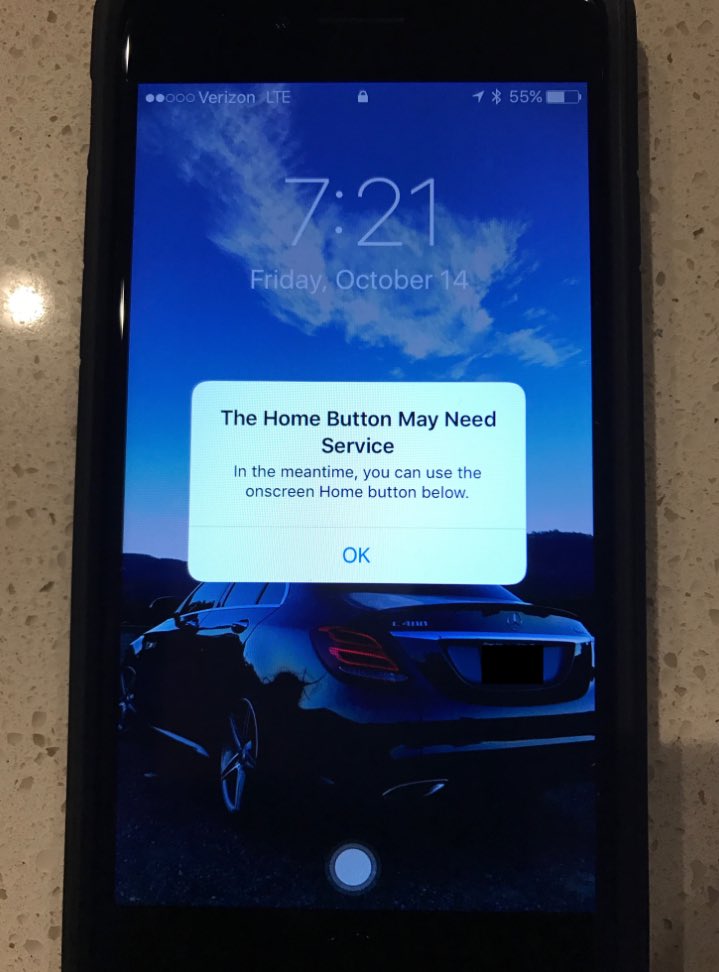 flyosity's tweet image. Apple detects if your iPhone 7 home button is broken and puts a fake one on the bottom of the screen. Crazy.