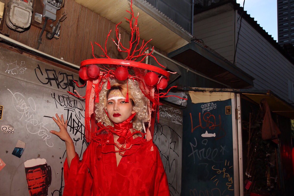 Uzivatel 津野青嵐 Na Twitteru 夜の街に灯る赤提灯をテーマにした新作です 不夜城感 2枚目の写真がヘッドアートフォトコンテストで入選しました T Co Kjcedbyctt Head Makeup 津野氏 Photo 髙澤哲平 Model ババロア Uxgmlmhoqkg3968 T Co