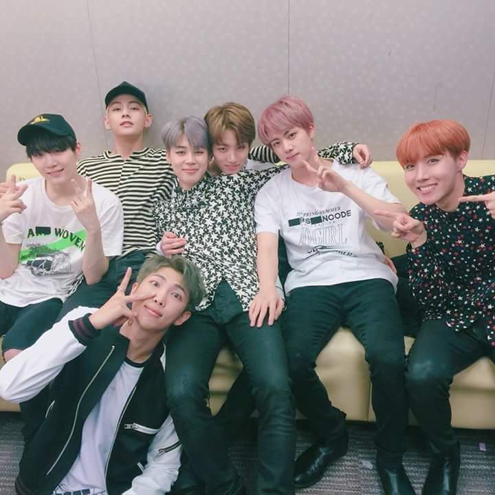 abts613's tweet image. 방탄소년단 넘나 잘생김♥♥♥♥♥
우리의 영원한 가수🙌😍😍😍