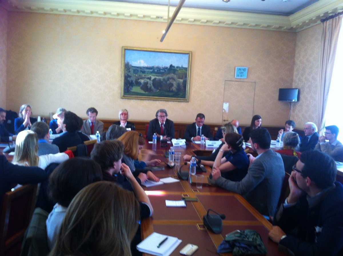 Marieنde Kervereguin On Twitter Transmettre Car Un Peuple Qui Oubli Son Passe Est Un Peuple Qui N A Pas D Avenir Dixit Gilbertcollard Francefraternelle Famille Https T Co Scc4yenolu