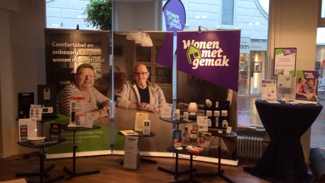 Opening pop-up 'Uit de brand, leven met gemak' Oosterhout. Samen met o.a. <a href="/BrandweerMWB/">Brandweer MWB</a>, <a href="/Gem_Oosterhout/">Gemeente Oosterhout</a>, <a href="/huisvanmorgen/">Huis van Morgen</a>.