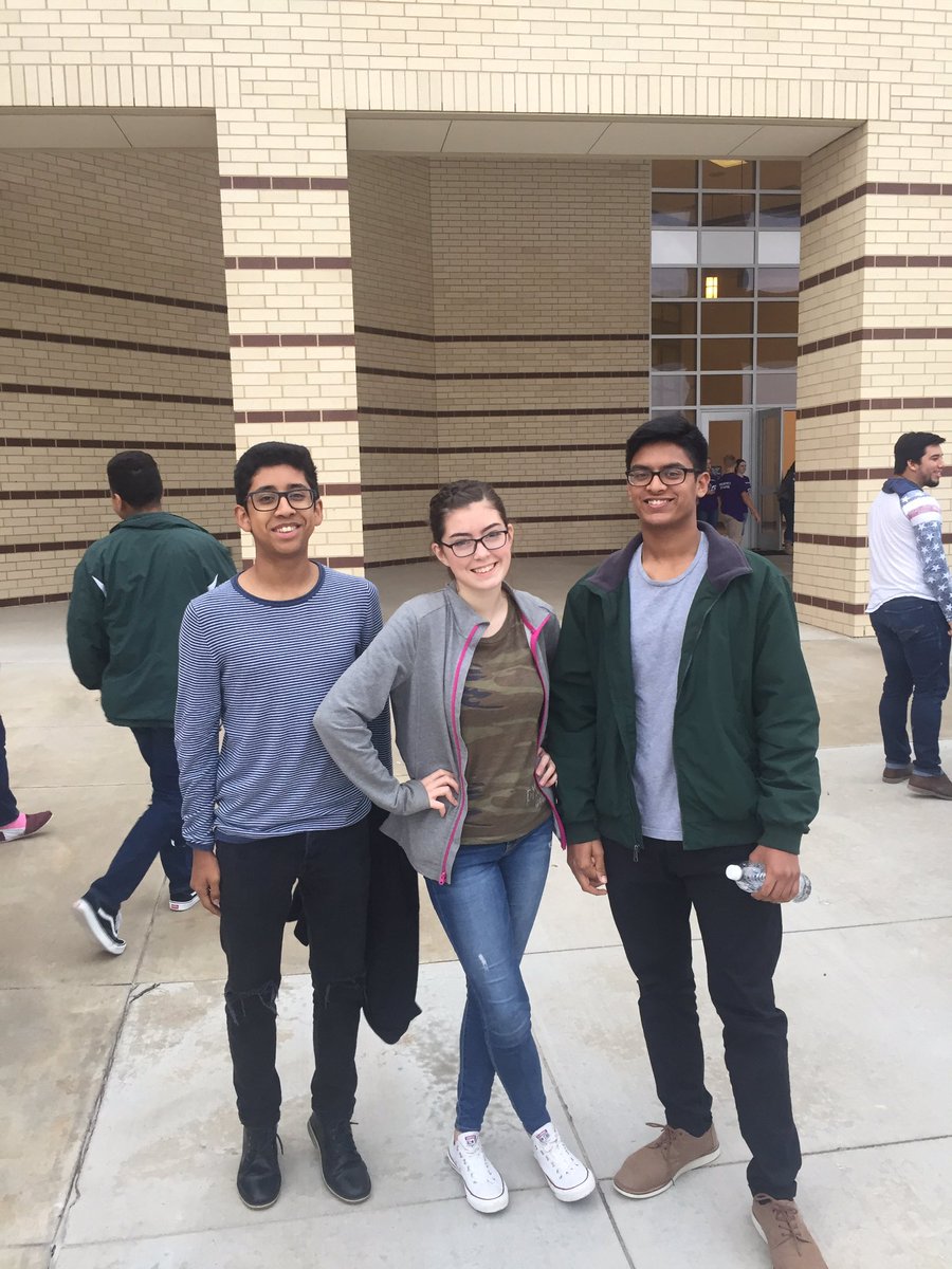 StudentsofLCHS's tweet photo. Where is Student Council this morning? Attending the 2016 D3 Fall Conference! #WhereisStuco https://t.co/z689KESyCj