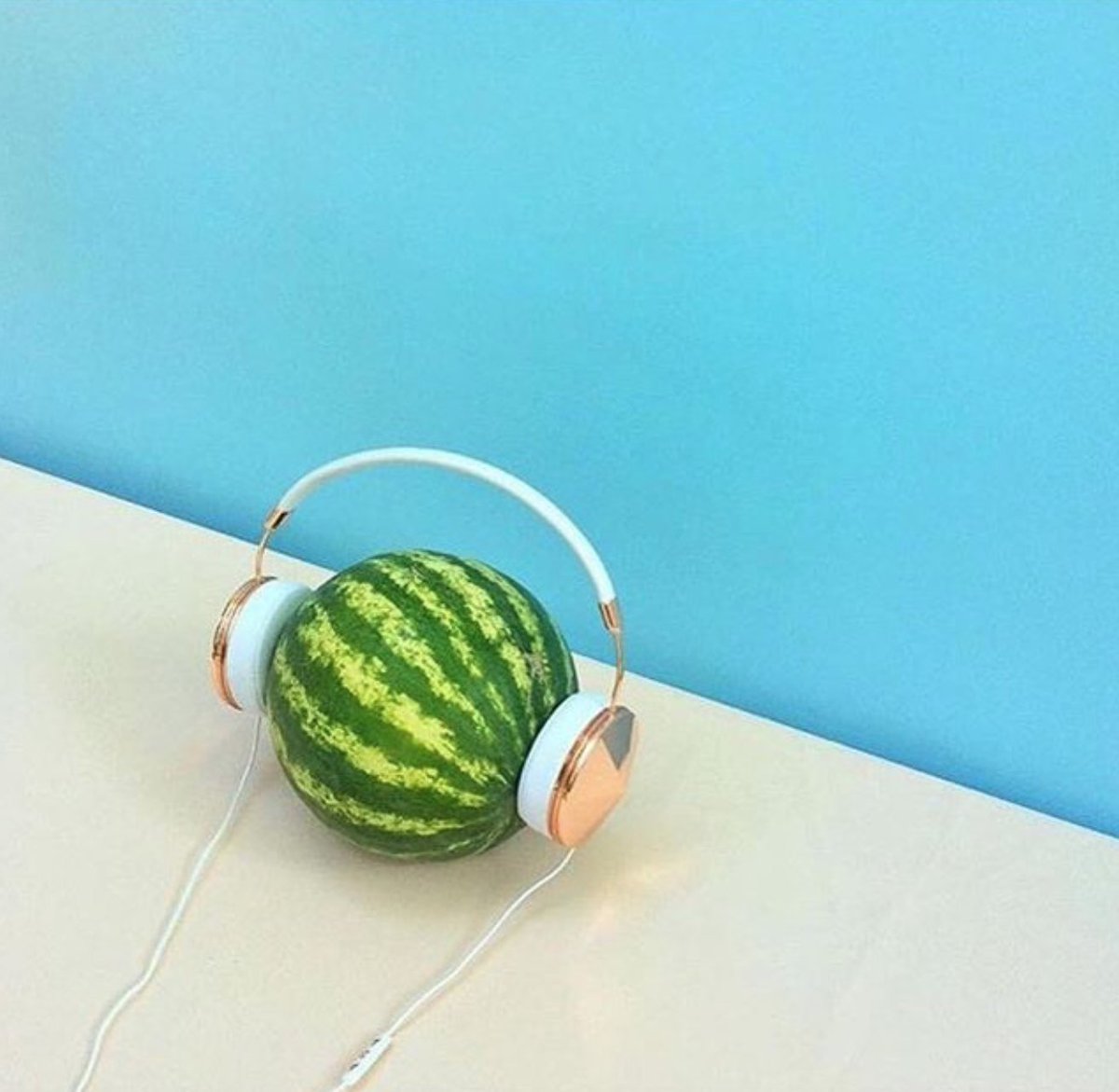 Yesitskale's tweet photo. Old ways won't open new doors. Hack your success by up leveling your interactions like attending the create cultivate conference. #bosslife https://t.co/JwOjcdT2b6