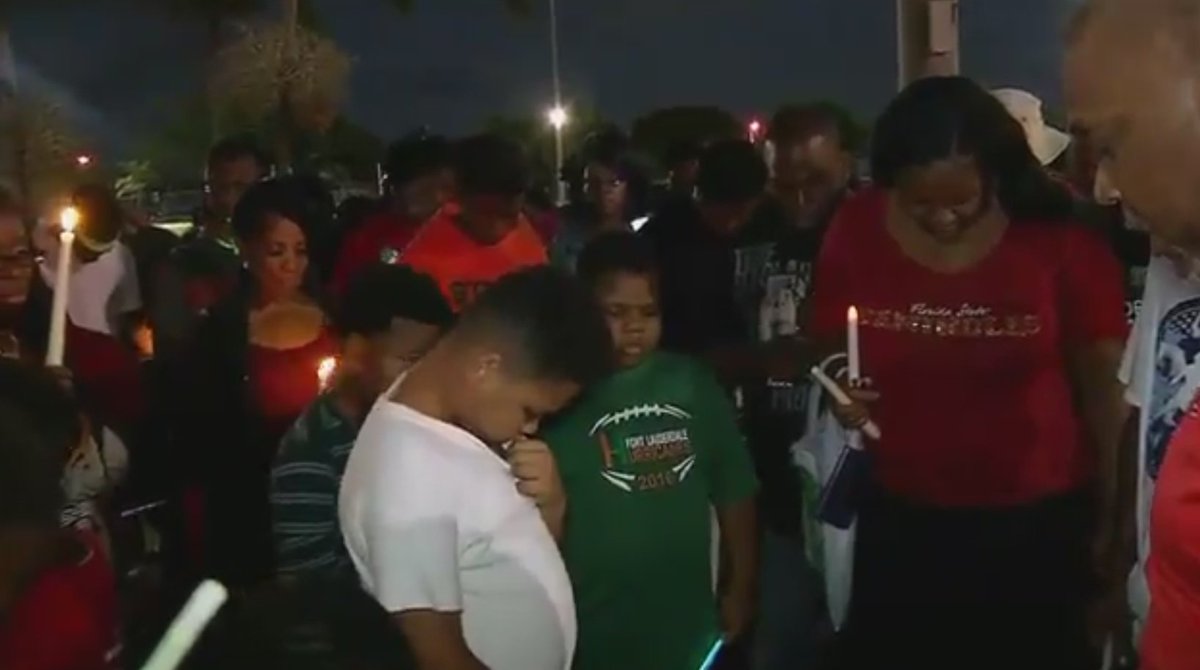 As homicide detectives search for killer, children mourn 'Coach #DiscoDave' bit.ly/2dreXt0?utm_me… https://t.co/Pch4k5l4I2