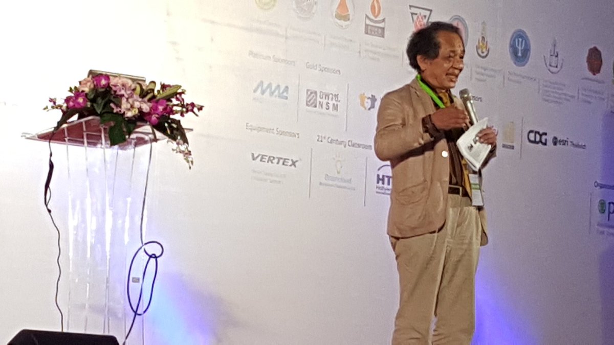DrDudley13's tweet photo. Professor Manabu Sato: first keynote at #EDUCA2016 - describes co-evolution of Lesson Study for Learning Community in Japan @WALessonStudy https://t.co/tyLdC9elLp