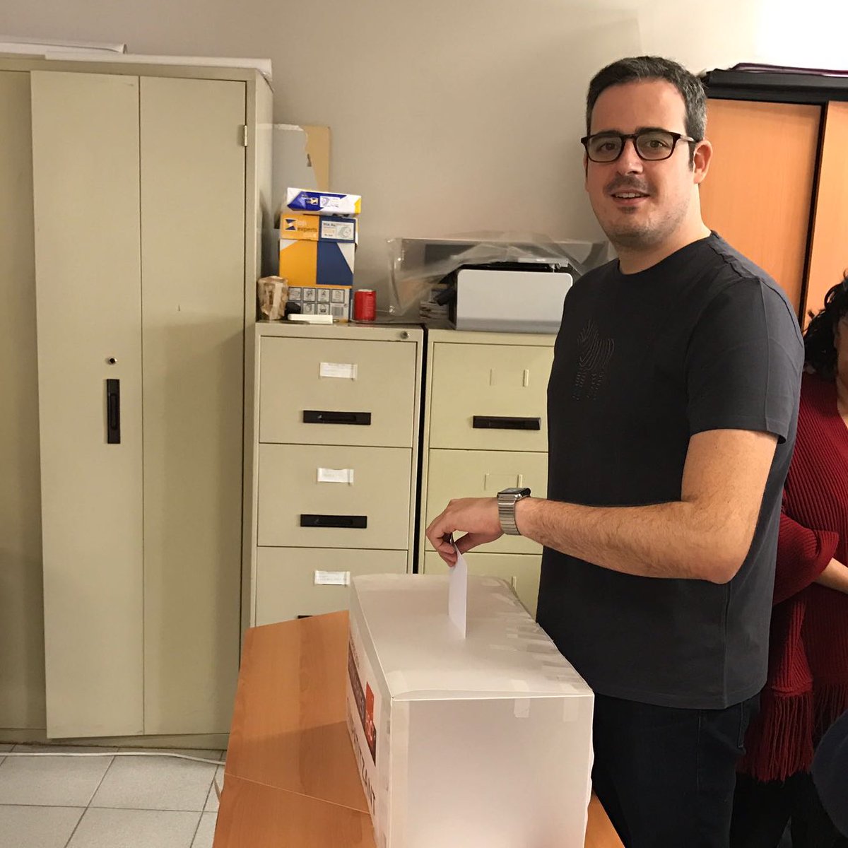 eduardrivas's tweet photo. Ja he votat per #reconnectar els @socialistes_cat amb @nuriaparlon ✊🏻🌹 #Esparreguera https://t.co/qUDB7bhO2S