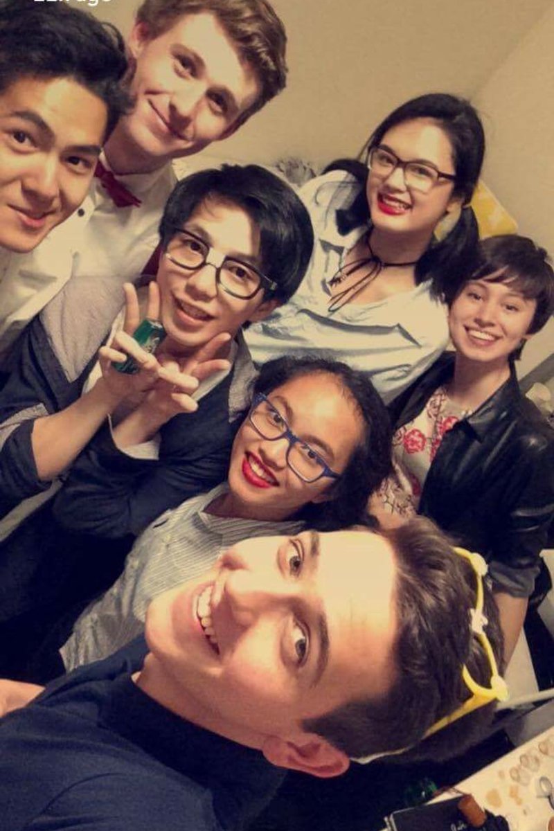 MandaBianca's tweet photo. Cutest friends #beautyandthegeekparty https://t.co/rHZ19EG5ju
