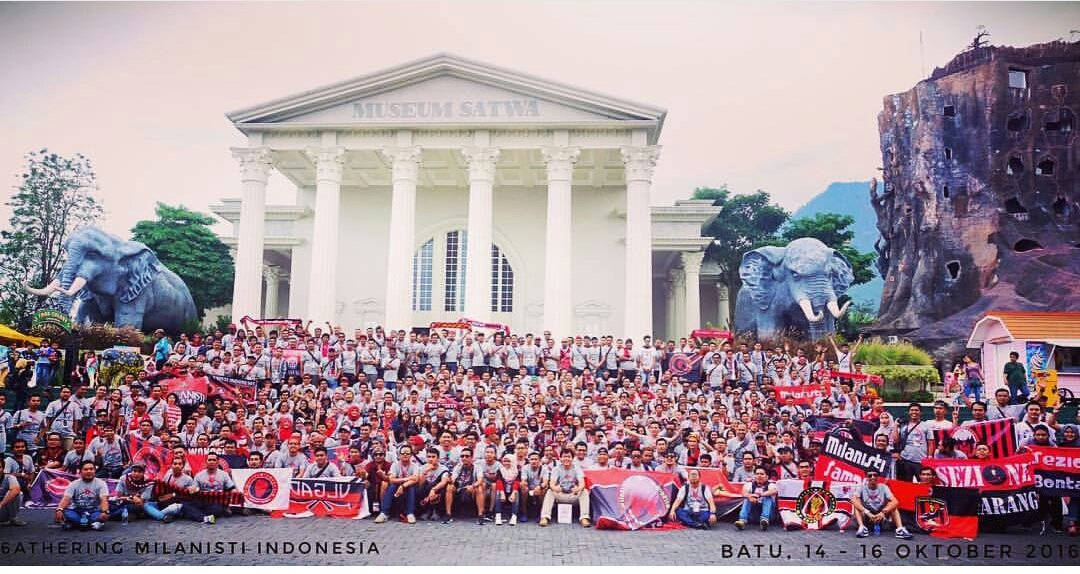 MilanistiOrId's tweet photo. We are Milanisti Indonesia ❤😘 #6athnasMI https://t.co/6aMWxtw3YS