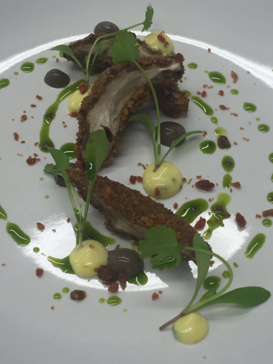 And here they are, simple "shaggy parasol" garlic mushrooms for amuse bouche #@CellarDoorHFD