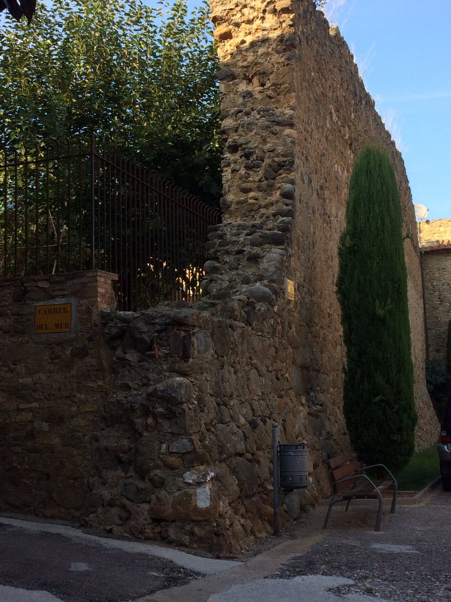 LAVILLADECORSA's tweet photo. Corçà, un poble per descobrir al cor de l'Empordà. https://t.co/BKfWDk51Iz