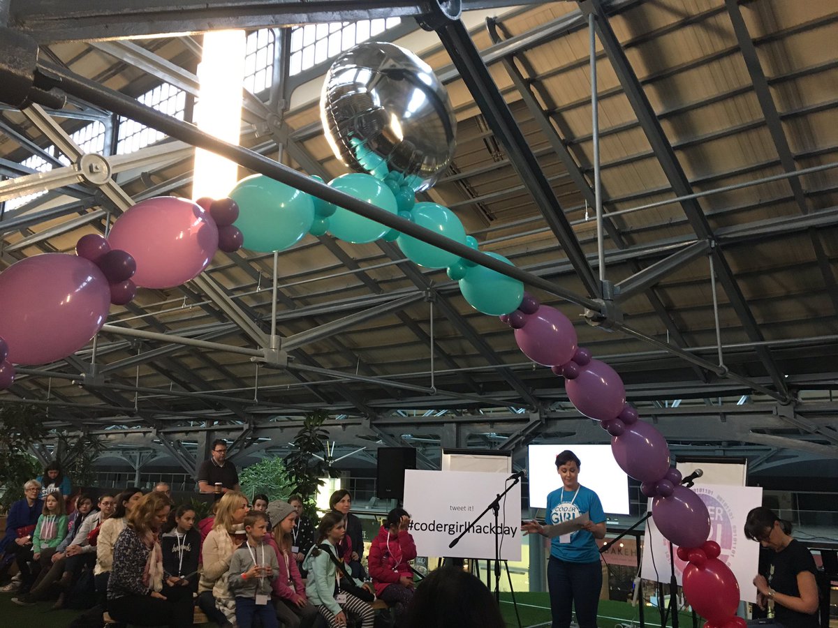 opinionatedpie's tweet image. And we&apos;re off! #CoderGirlHackDay #changetheratio #womenintech @dogpatchlabs