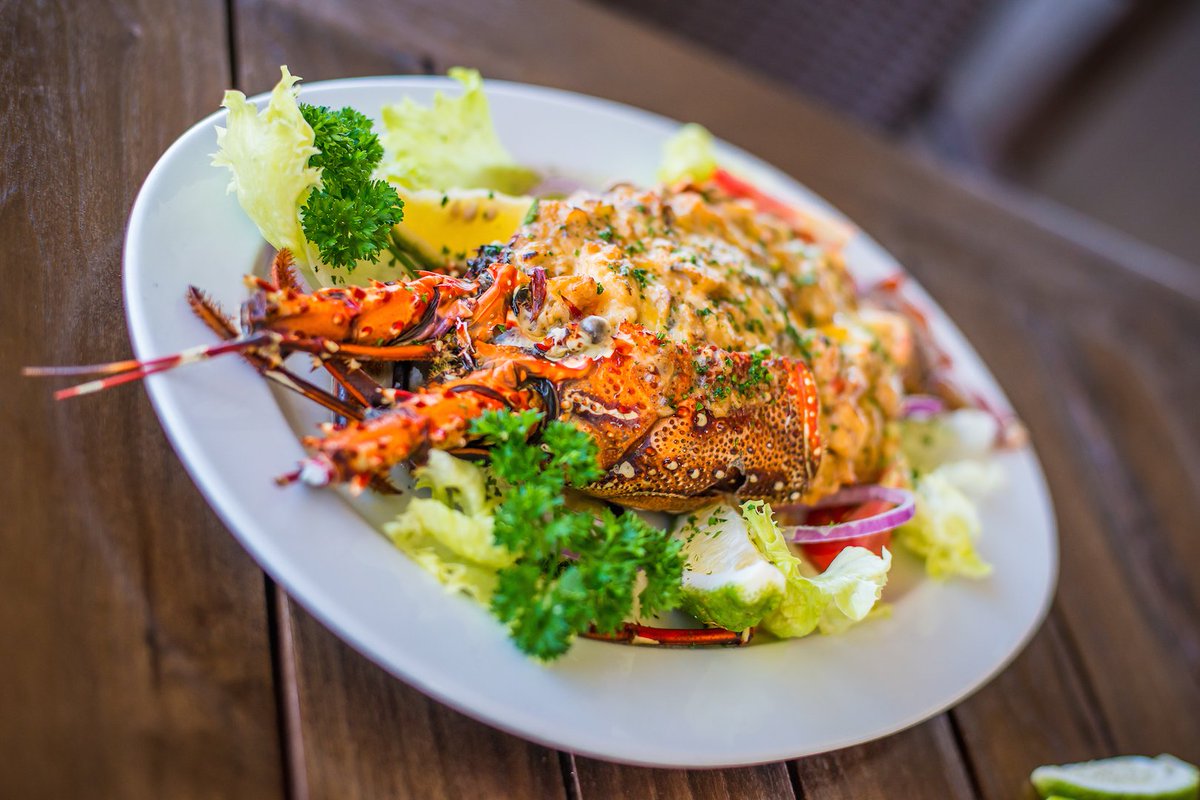 AdegaNairobi's tweet photo. Planning a lunch or dinner outing? #seafood #prawns #vegetarianpasta #mocktails https://t.co/lZajGwn5hz