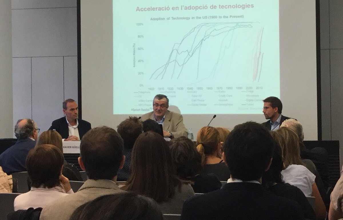 Jordi Vivancos: "cal ensenyar als alumnes com afrontar la hyperabundància d'informació existent" <a href="/HDunant_bcn/">HDunant_bcn</a> @innovació16 #stpetersbcn