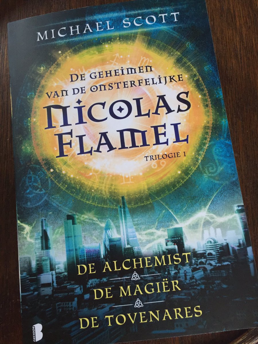 PVanGompel's tweet photo. Alchemie, magie, mythologie. @flamelauthor Michael Scott is een kanon. Waarom moet ik dit lezen, vinde jullie? @Boekerij @Lannoo https://t.co/YhvMz8pvjY
