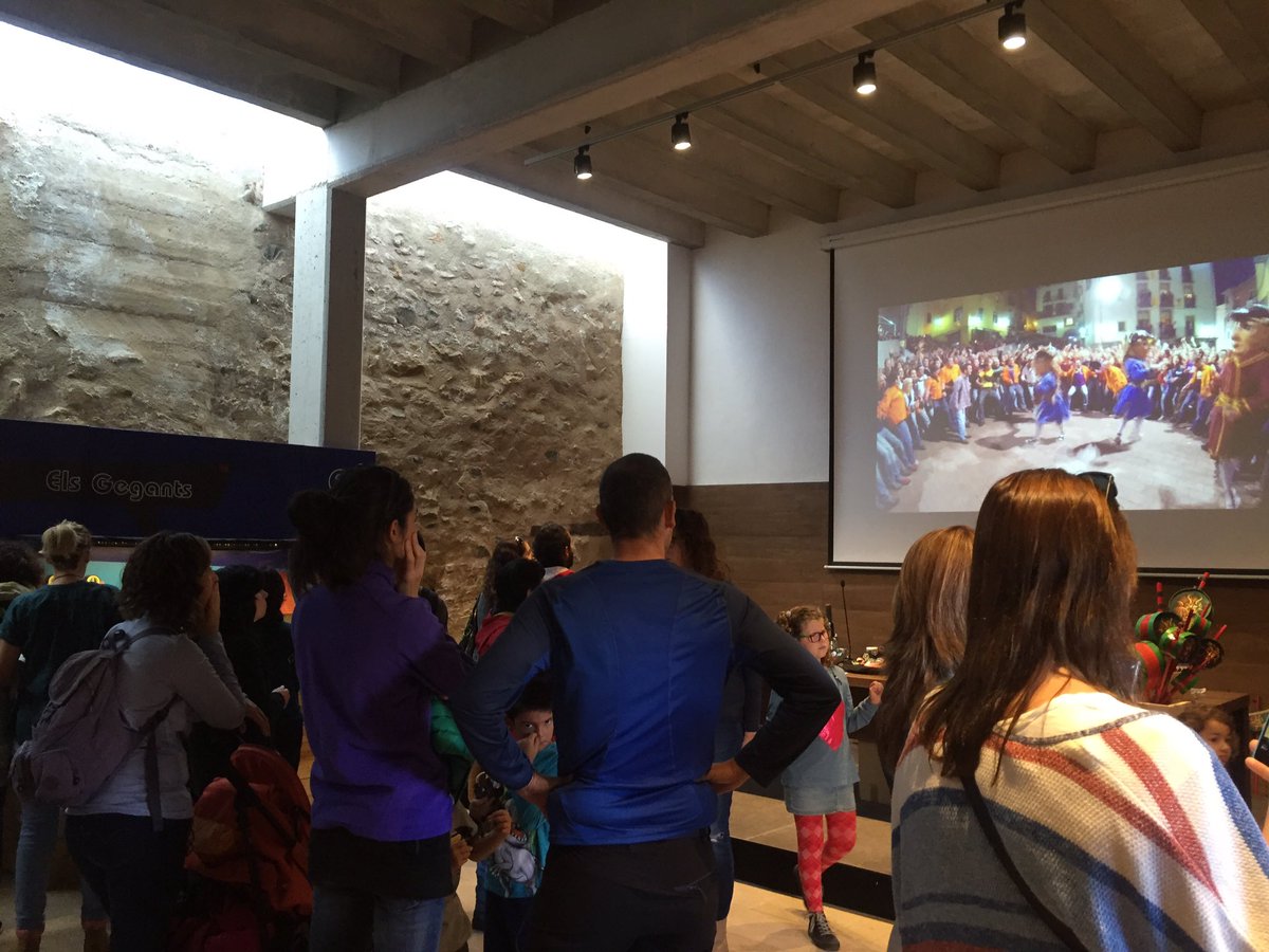 ClickPatum's tweet image. Aquest cap de setmana repetim èxit a #Clickania2016! Milers d'assistents aprenen què és #lapatum gràcies al clicks de #clickpatum!