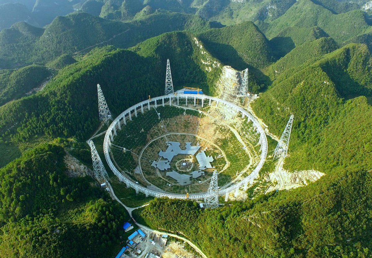 SPACEdotcom's tweet photo. Giant Telescope in China Joins International Hunt for #Extraterrestrial Life  https://t.co/AFG6Bo29wI https://t.co/735AWZX2ka