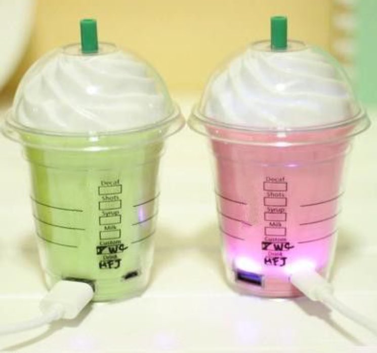 zokuzoku1209's tweet image. スタバの充電器が可愛い📲💕
１つはほしい🙈✨