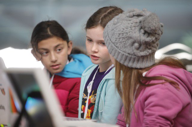 CoderGirlsRock's tweet image. We&apos;re TRENDING! And how could #CoderGirlHackDay not be? We&apos;re all about being a #GIRLHERO!