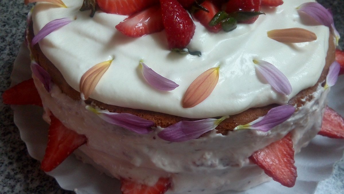 CASEROBRUNCH's tweet photo. Preparando  pedidos del día de la madre!! https://t.co/cWkWqci2v5