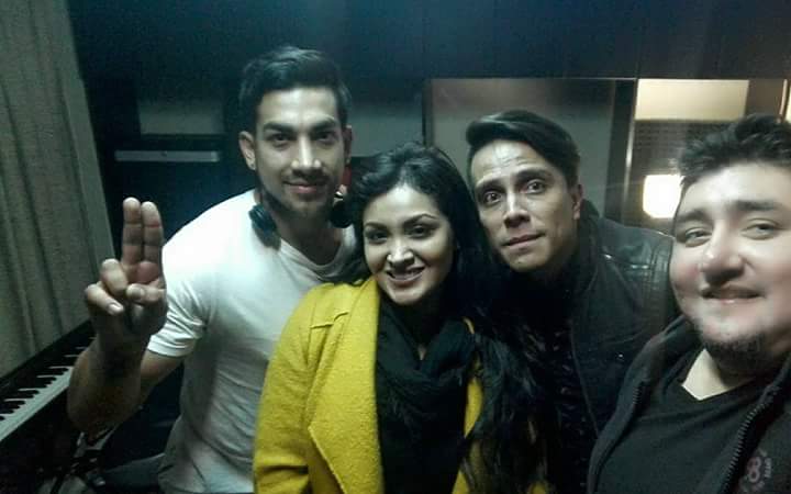 MSoiferNoticias's tweet photo. Se vienen nuevos retos #Identico @MicheilleSoifer 😍😍😱 https://t.co/L5bo08KFVG