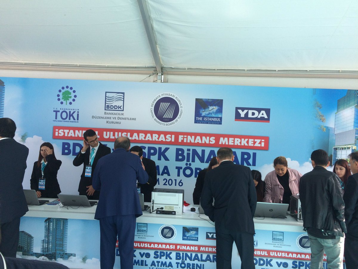 isa_kmoglu's tweet photo. Başbakanımızın katıldığı İstanbul finans merkezi temel atma törenindeyiz.. https://t.co/86VHRroK4C