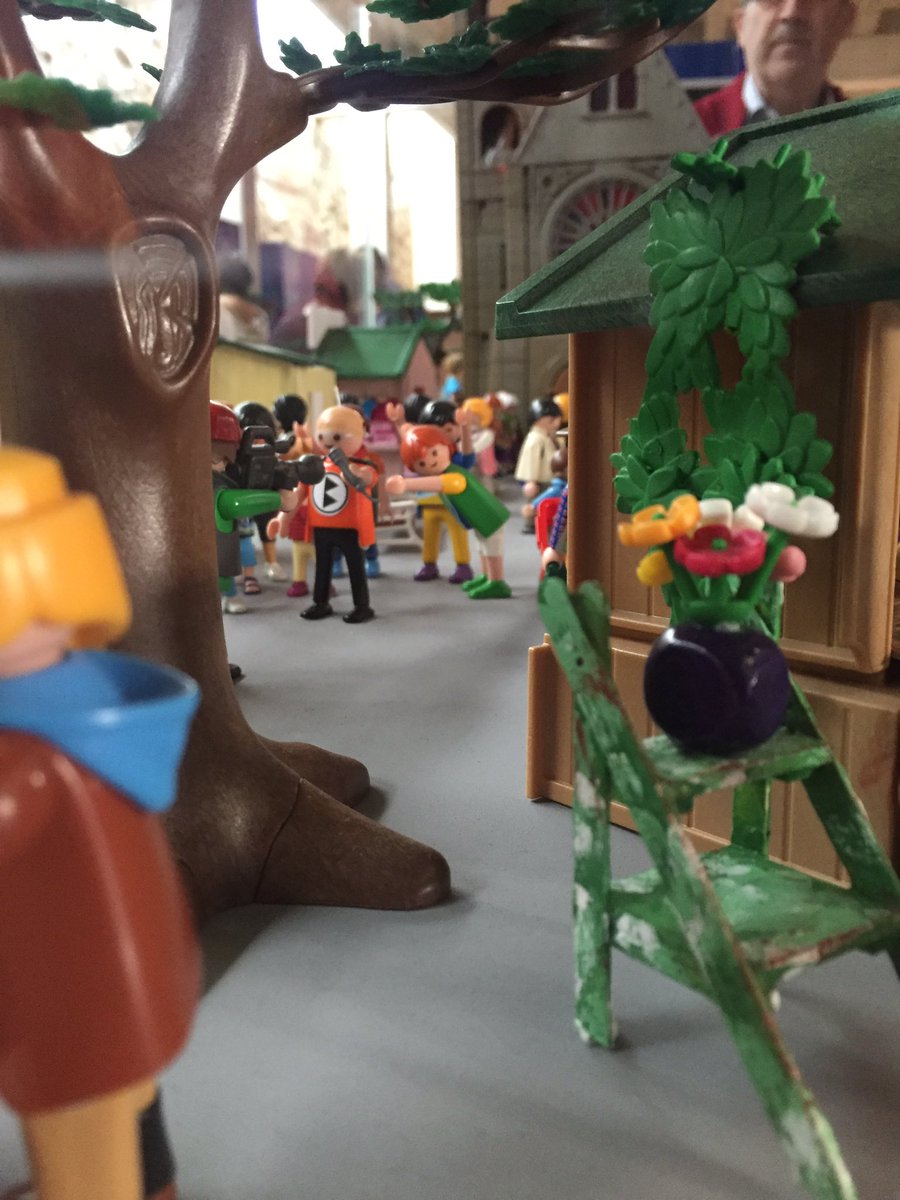 ClickPatum's tweet image. #clickpatum no perd els orígens berguedans i representa allà on sigui personatges autòctons! @tvbergueda n'és un exemple amb @manelmedina70