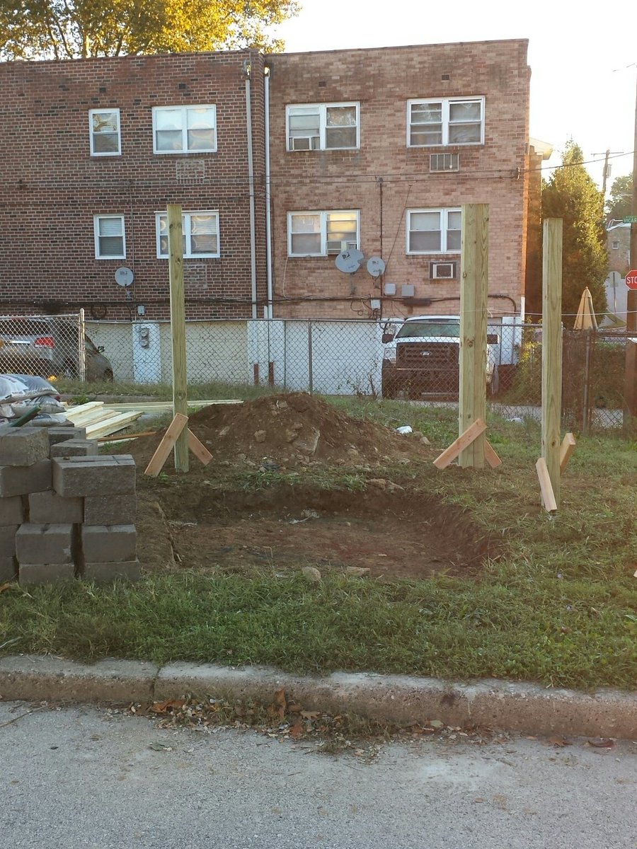 CareForce's tweet photo. This is the Before picture. What could it become @csx? #csxserves #philly https://t.co/MGzdaWOQj6