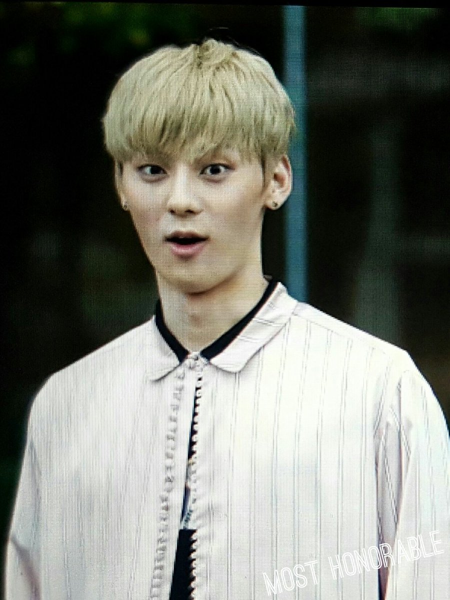 hmh0809's tweet photo. 161015 음악중심 미니 팬미팅 #뉴이스트 #Nuest #민현 #minhyun 엉덩이가 아파요..ㅋ https://t.co/s5hGMO0vGY
