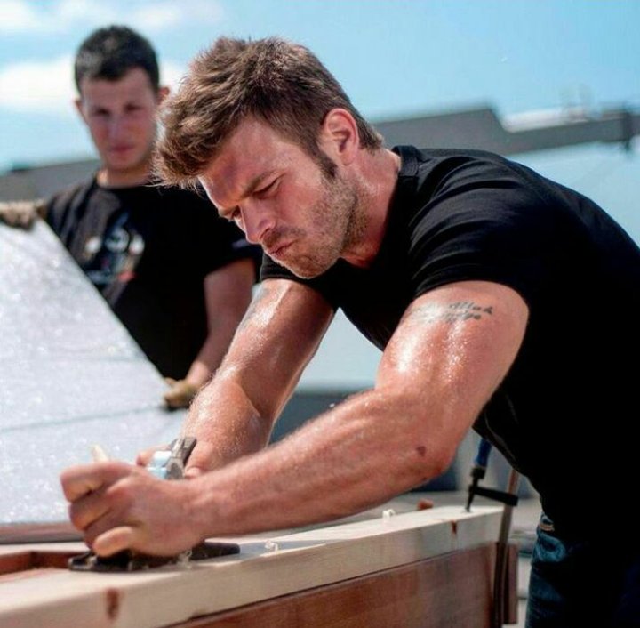 Hırçın yakışıklı Kıvanç Tatlıtuğ😍