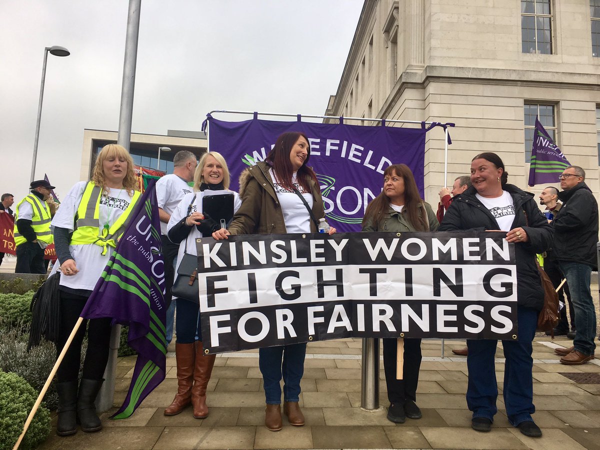 @leedssp @LeedsTUC supporting the #kingsley3 #strikers in #barnsley #nocuts to #pay #livingwage now
