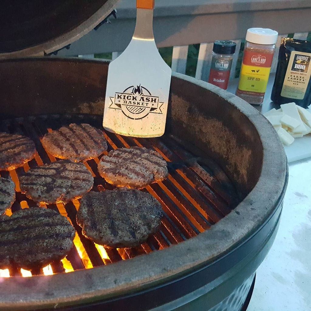 kickashbasket's tweet photo. #GrassFedBeef and #Venison Burgers. Couple with @lanesbbq #SPF53, few with #BrisketRub and… https://t.co/9OhS5aM1rC https://t.co/FK41dyjKNi