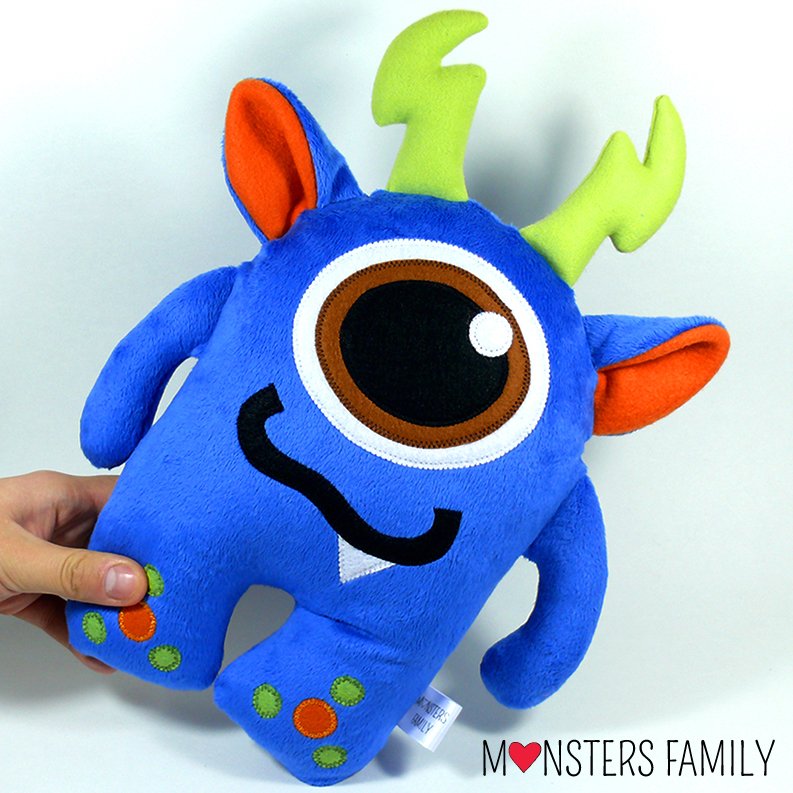 LoveMonsterLand's tweet photo. This cute monster makes a perfect gift for your little monsters! https://t.co/KWAhT7x61I #halloweekend #monster #ChristmasIsComing https://t.co/McDiL9fPKv