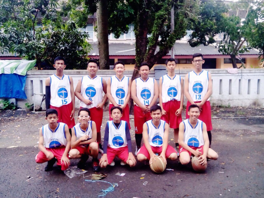 arykhaliz's tweet photo. One Home One Team                     #Al-aminBasketball https://t.co/ww2WYCHZZi