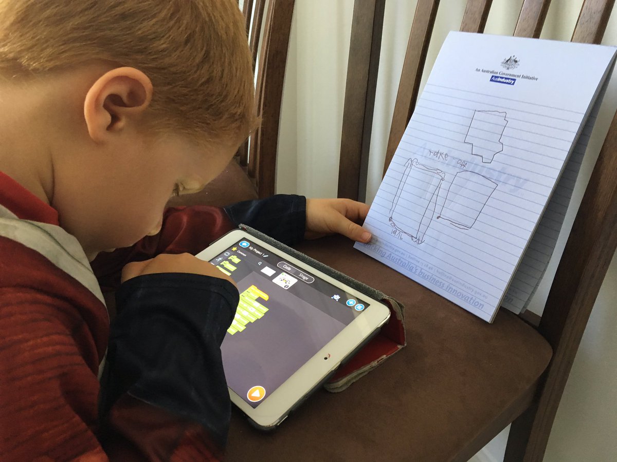 DrKJoyce's tweet photo. Yes, a 5yo can code a #drone to fly! Thx @gotynker @Parrot @ParrotEducation #sheflies https://t.co/XFPMpw1wja