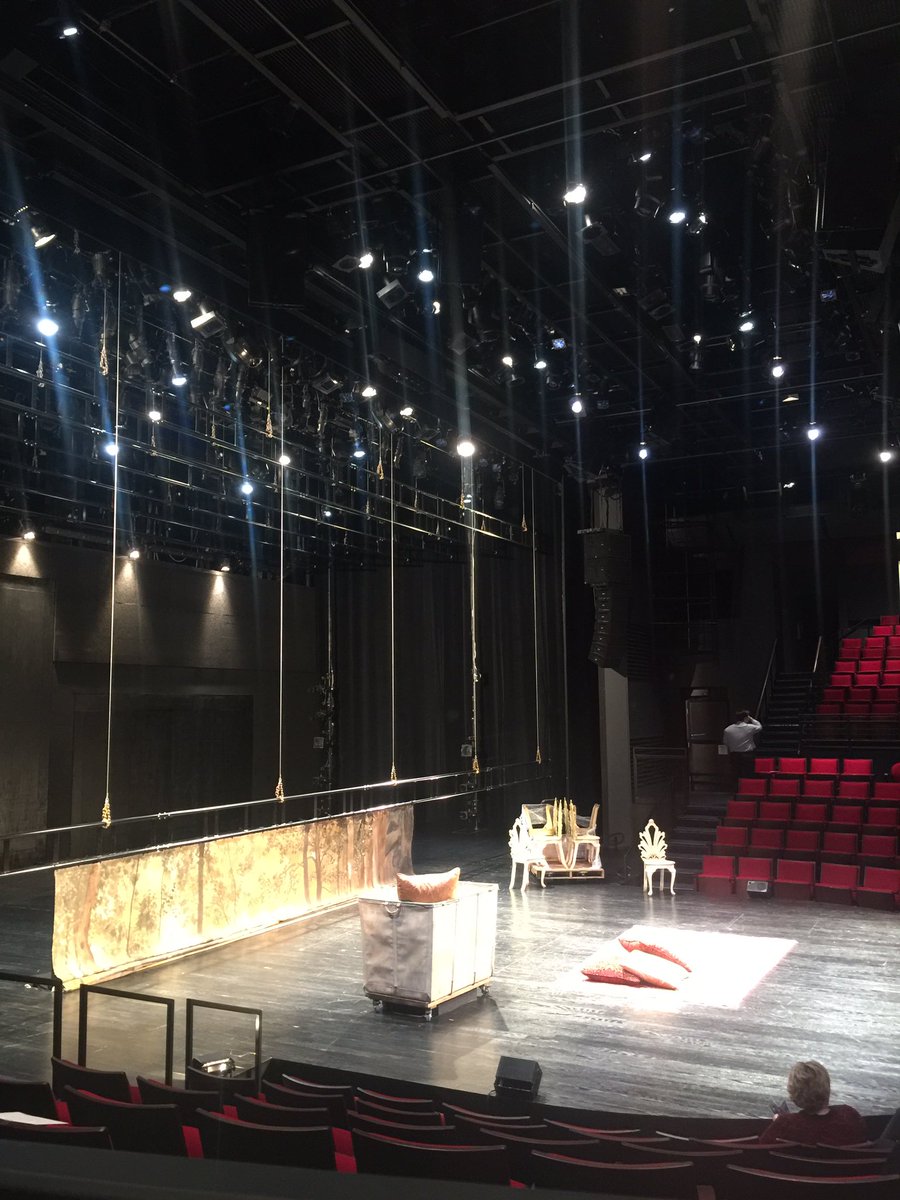 iHeartHouston_'s tweet photo. @alleytheatre XTRAORDINARY #GregoryBoyd PRODUCTION of #Shakespeare's "Midsummer's Night Dream." DO NOT MISS! Through Nov. 5th! @HoustoniaMag https://t.co/Tk0cpV8lrX