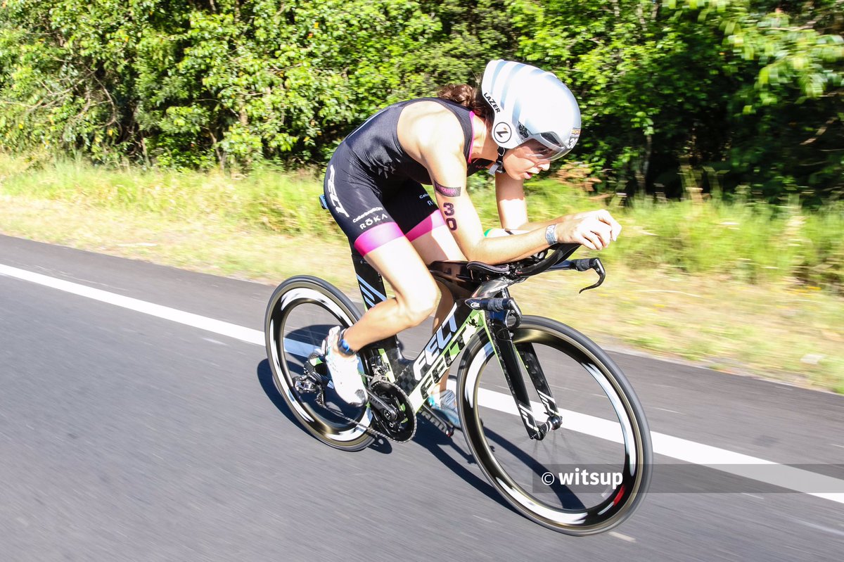 AshleighGentle's tweet photo. It's not over till it's over. So happy to win my forth Noosa Title. Its been a long year, I'm ready for a rest now🏊🏼‍♀️🚴🏼‍♀️🚲🍾 📸- @witsupcom https://t.co/qwW8XRHzxk