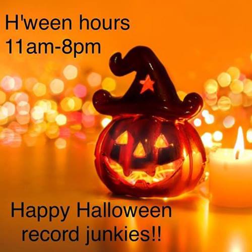 MarqueeCM's tweet photo. @PortOfSoundOC is closing early on #Halloween @ 8 pm to be exact! They want to go trick-r-treating too :) https://t.co/tIGco8nzPh