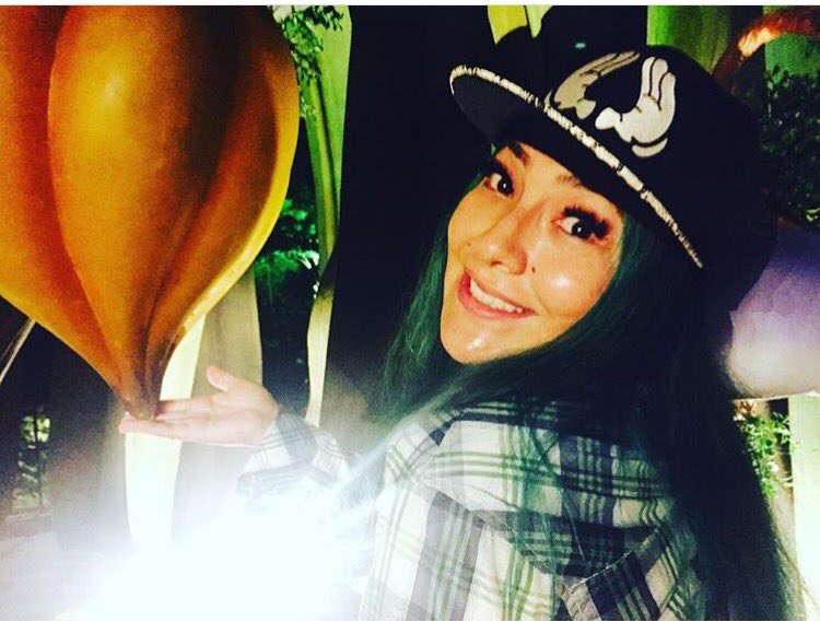 H_Combs's tweet image. Happy birthday to the only person I'm happy to have kick my ass. @Kick2Fit ❤️💋