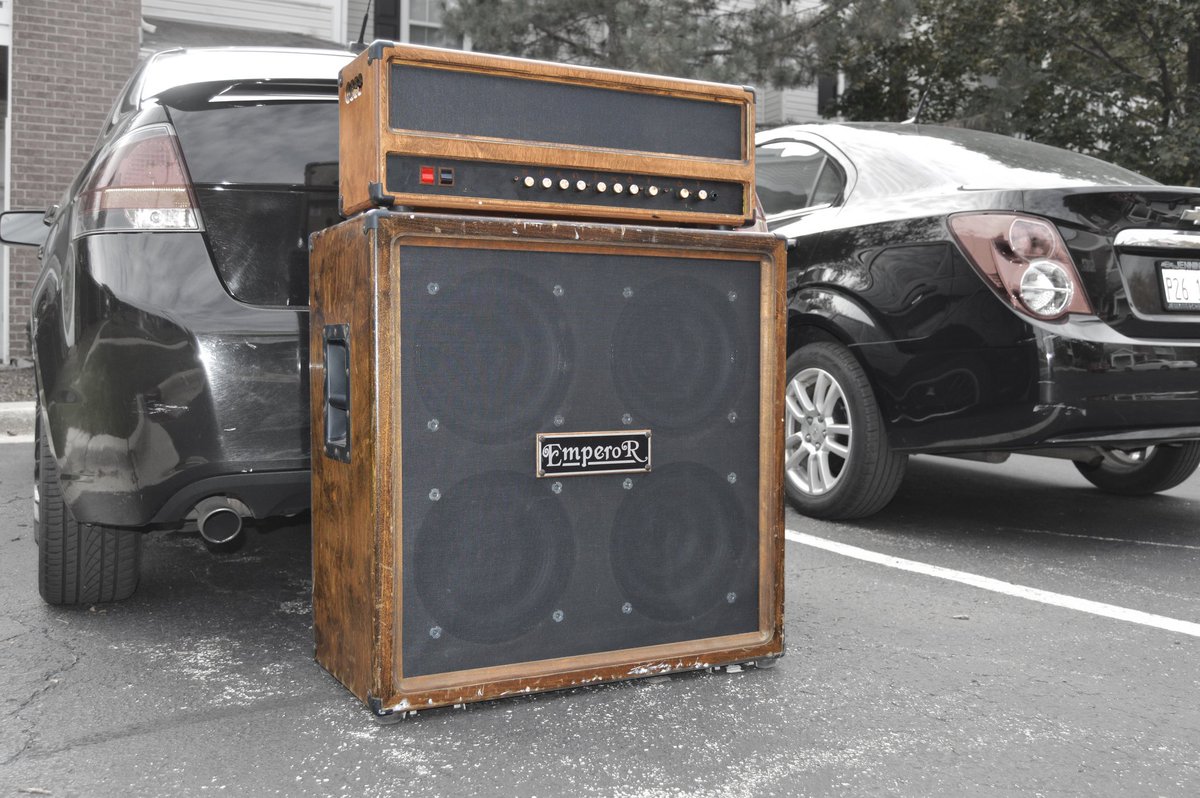 MadisonEmeryMu's tweet photo. Rig Makeover from @EmperorTone. Solid Dark Wood. Hear it in action at https://t.co/42sIbFiwlR #guitar #guitargear #MadeInUSA https://t.co/k2jkYraFGC