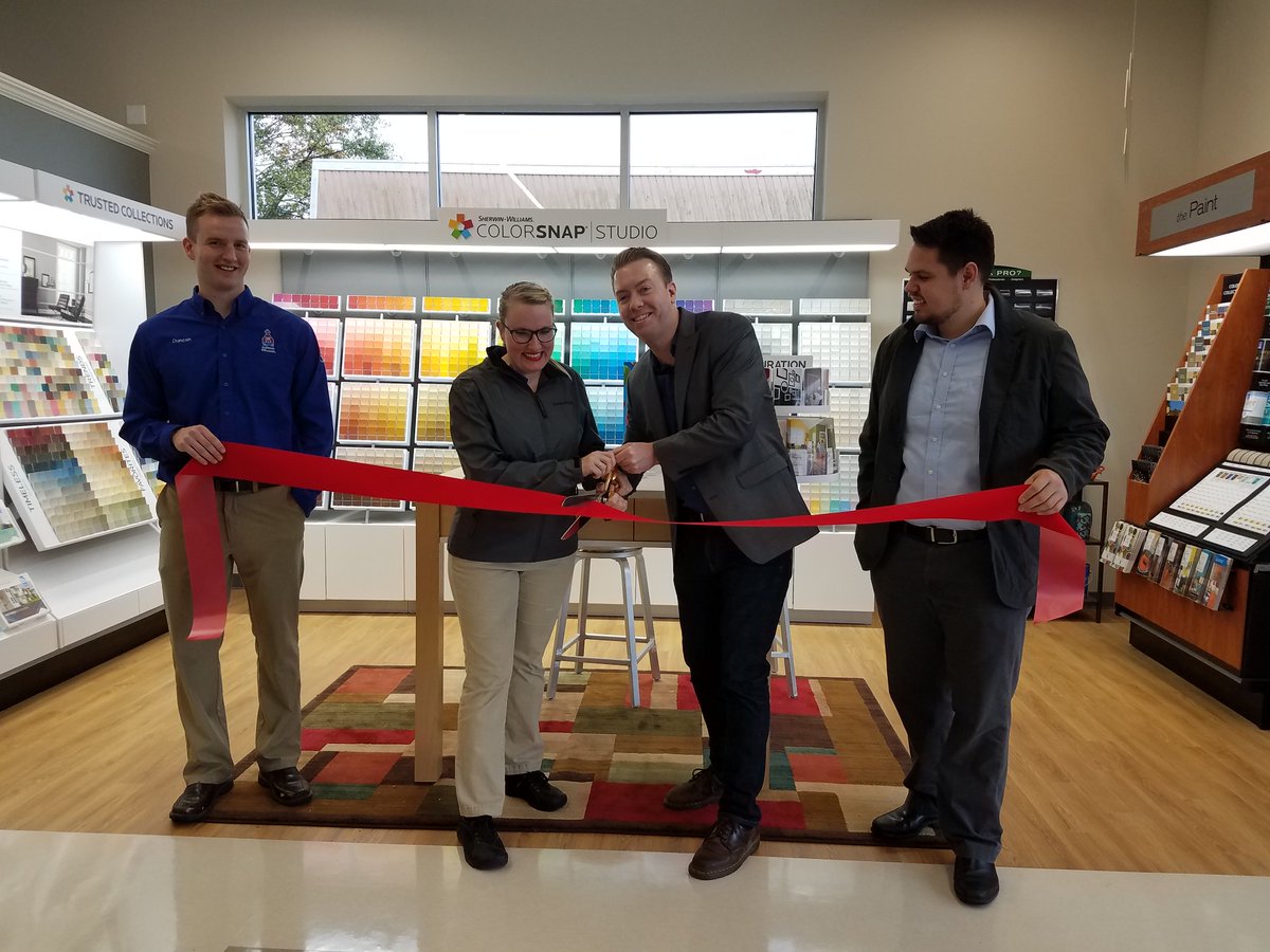 NSCC98125's tweet photo. Grand Opening today @SherwinWilliams in Lake City! Chamber President @iamklove and Store Manager Caitlin McDavid doing the ribbon cutting. https://t.co/Zhq7bNTZCg