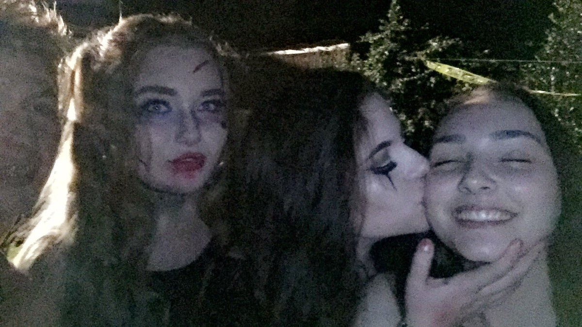 scarIxrd's tweet photo. graces halloween party🎃👻 https://t.co/K3njmvpCyF