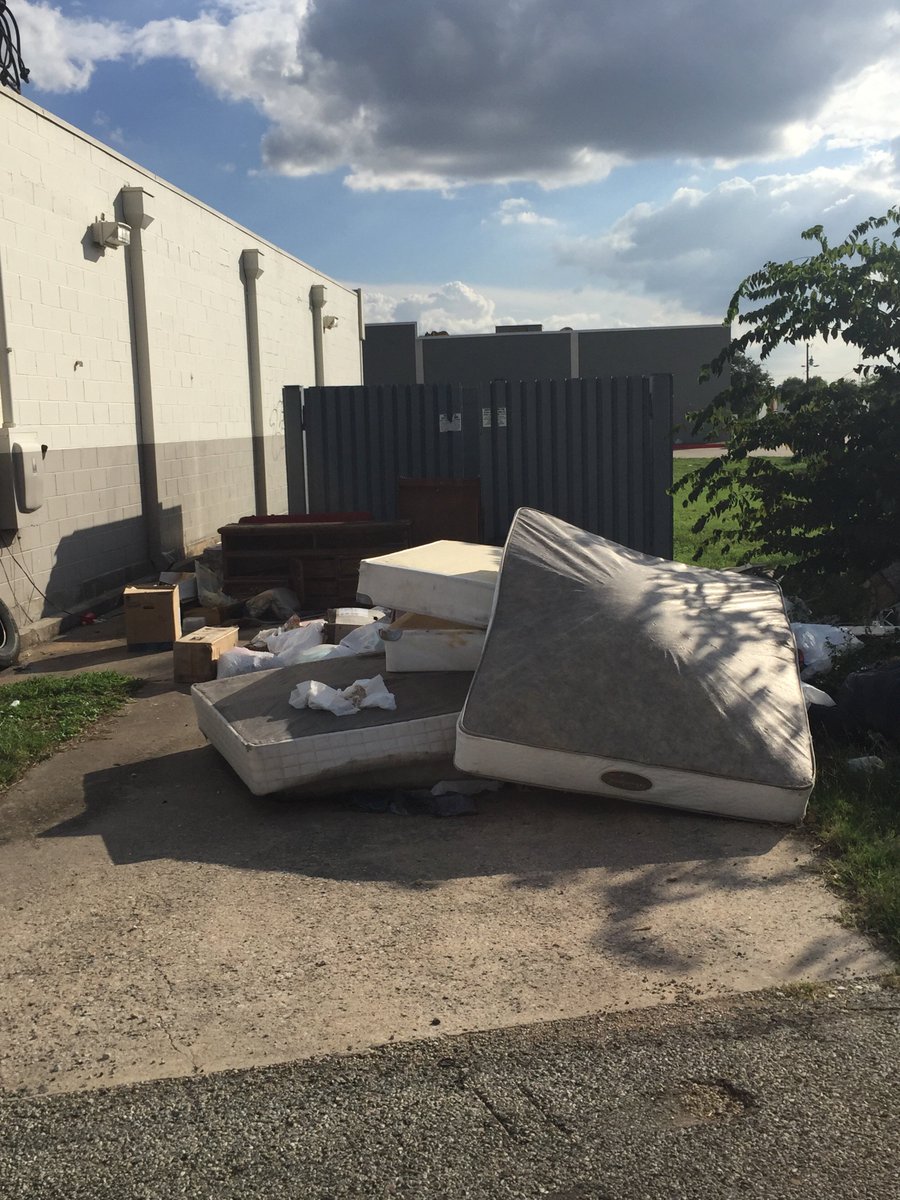 markdrosos's tweet photo. @RS_Texas How can I get Phil and Barrett to get someone to clean up your Chevron lease in Buda on I-35 Frontage road? https://t.co/Cg3AqRfFLs