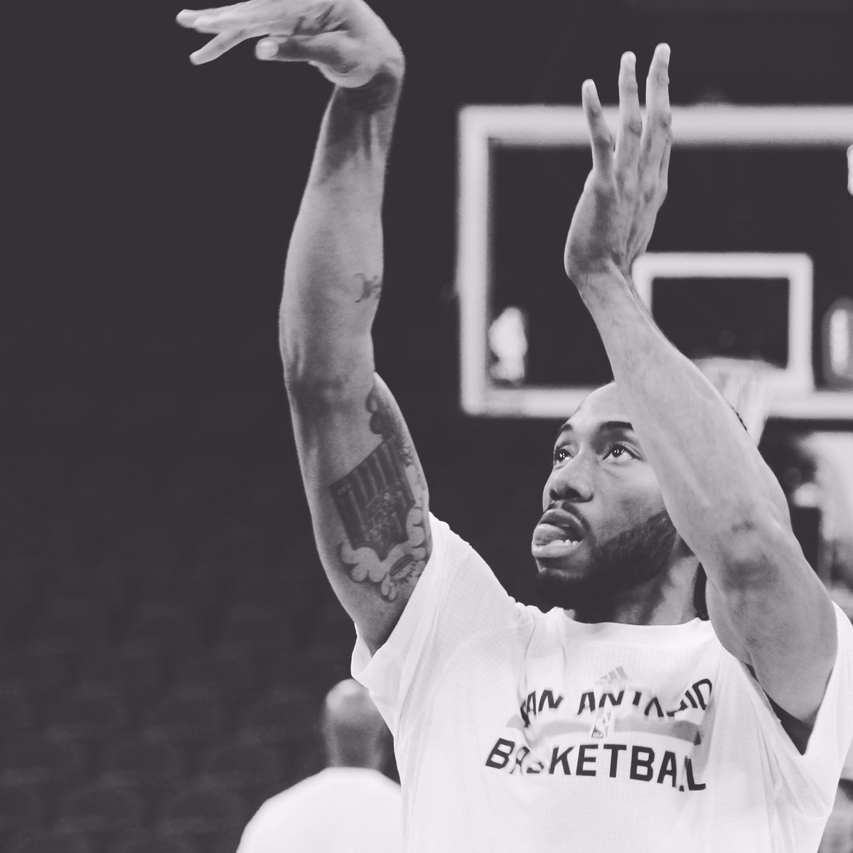 spurs's tweet photo. Silver &amp; Black. #GoSpursGo https://t.co/egrujMIoJv